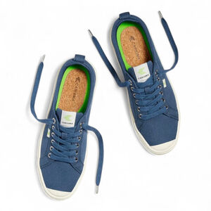 Cariuma Organic OCA Low Top Cap Toe Shadow Blue Canvas & Cork Sneaker Women's 9